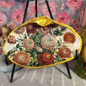 DECOUPAGE CLAM SHELL DECOUPAGE FALL FLOWERS ON A CLAM SHELL TRINKET DISH